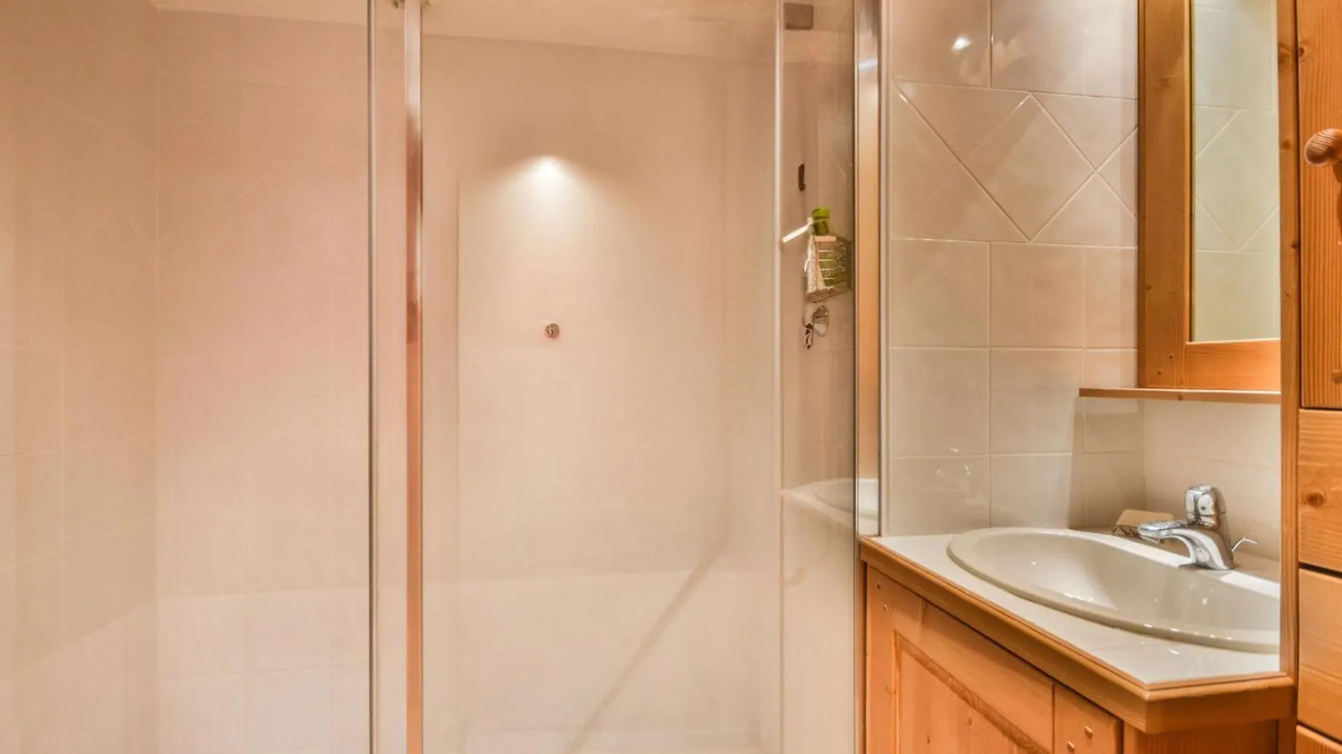 Apartment Spacieux T4 Aux Gets Pres Des Pistes Avec Terrasse - Fr-1-685-86 Les Gets